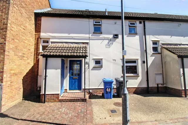 3 bedroom house, Oulton Road, Norwich, NR6