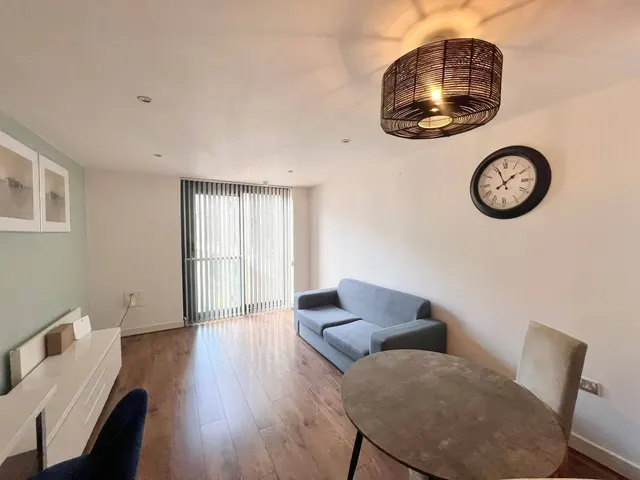 Commercial Street, B1, photo 2