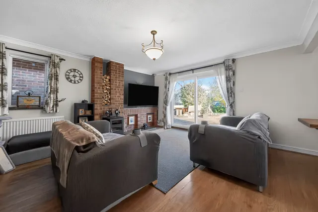Photo 2 — Gorrell Close, Tingewick, Buckingham