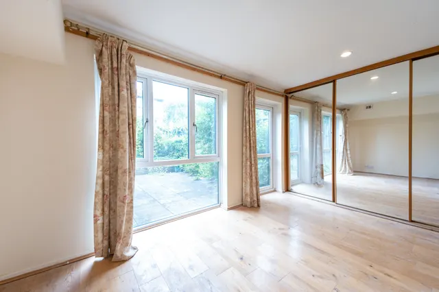 8 Deans Close, Croydon, photo 1