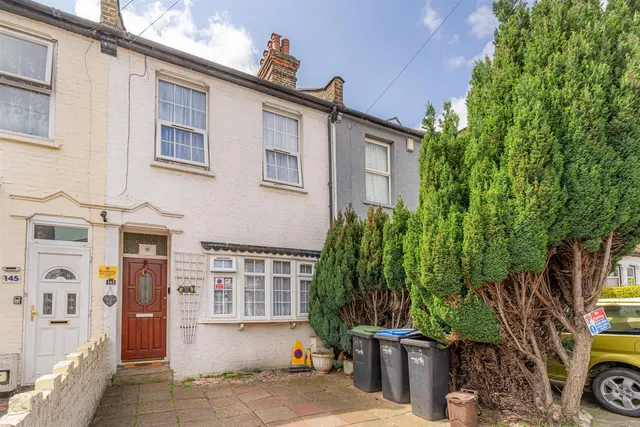 Durants Road, Enfield, EN3, photo 1