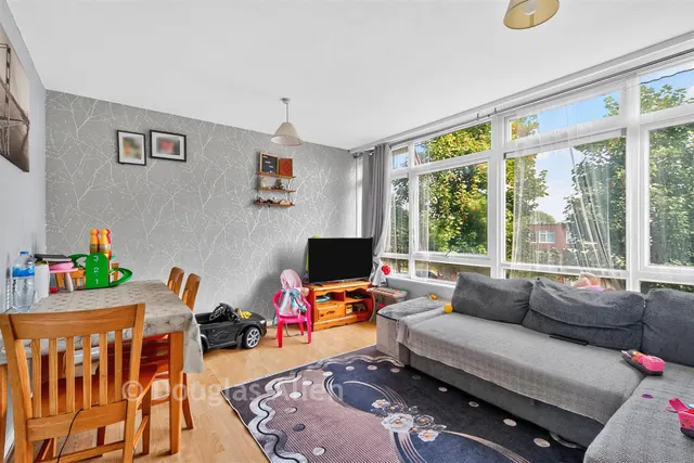Chelmsford Road, South Woodford, E18, photo 3