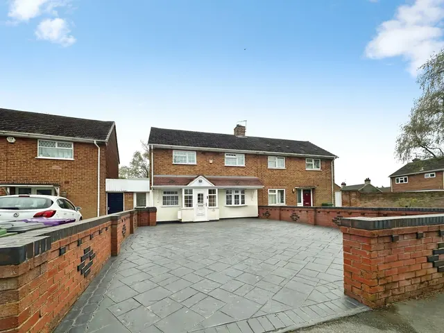 Barnfield Road, East Park, Wolverhampton, WV1, photo 1