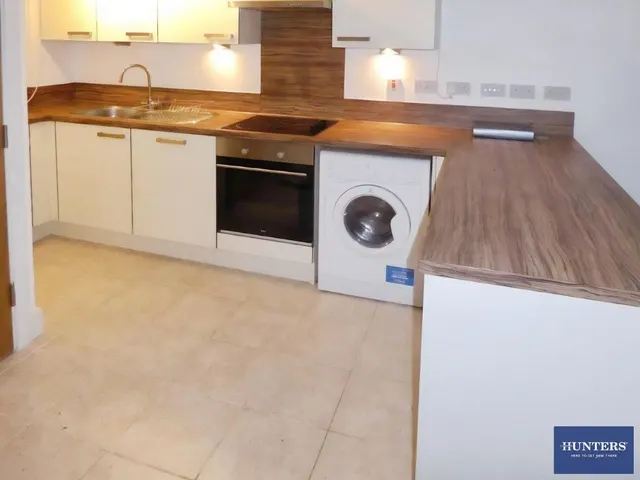 Dewsbury Road, Elland, HX5, photo 2