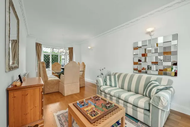 Kings Road, Walton-on-Thames, KT12, photo 3