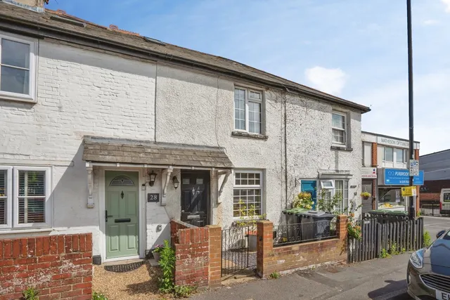 London Road, Purbrook, PO7, photo 3