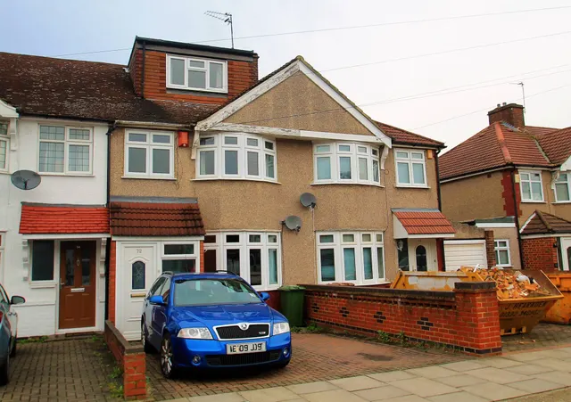 Montrose Avenue, Welling, photo 1