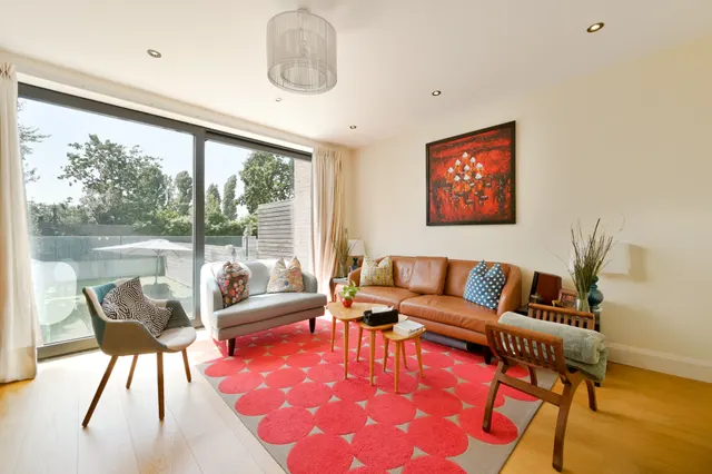 1 Duchess Mews, London, photo 1
