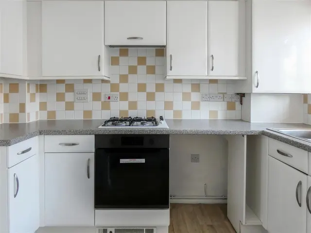 The Limes, Rustington, photo 3