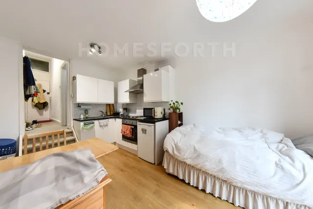 Manstone Road, Cricklewood, NW2, photo 1