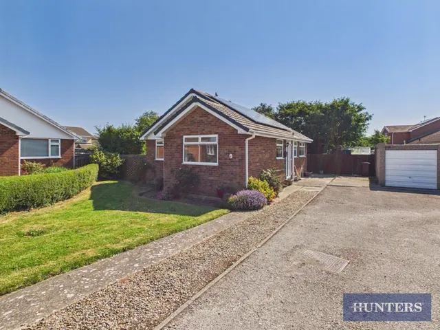 Cedar Grove, Filey, YO14, photo 1