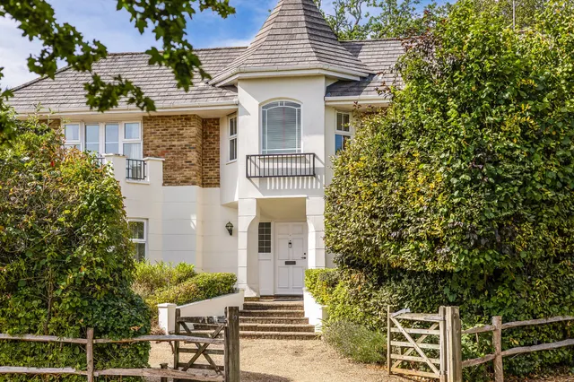 Photo 2 — Brassey Hill, Oxted, RH8