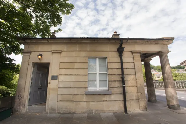2 bedroom house — 1 Cleveland Bridge, Bath, Somerset, BA1