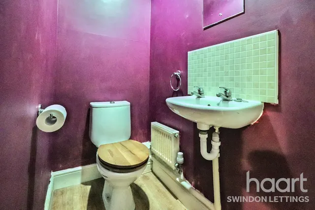 Calne, SN11, photo 3