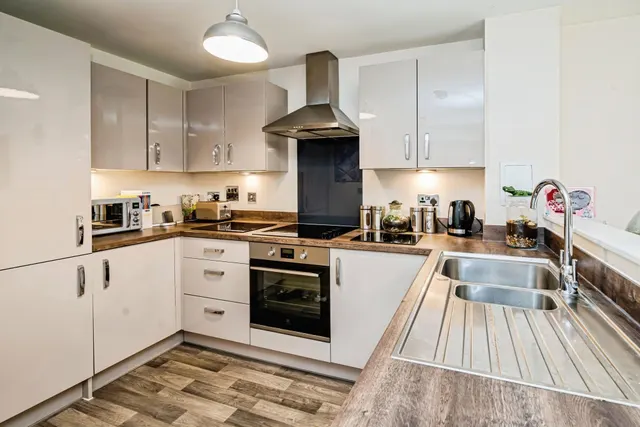 Grand Junction, Aylesbury, HP22, photo 2
