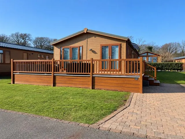 Llanedwen, LL61, photo 1