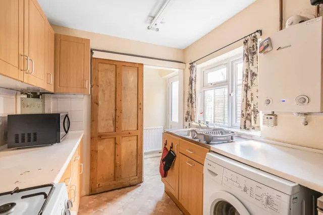Photo 3 — Guildford Park Road, Guildford, GU2 7NF