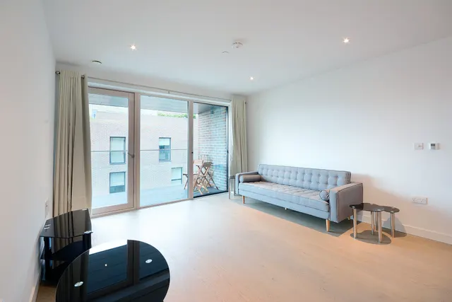 302 Capell Apartments, Victory Place, London, photo 1