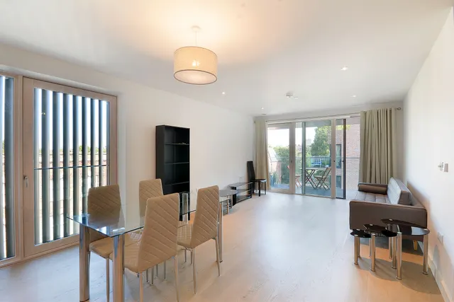 Photo 3 — 302 Capell Apartments, Victory Place, London