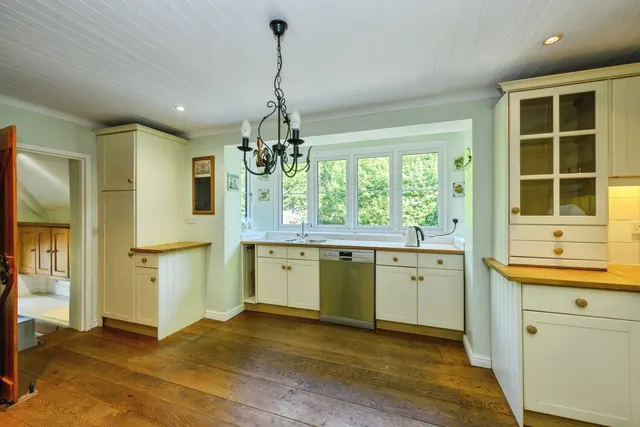 Photo 3 — Hermitage Road, Kenley, Surrey, CR8