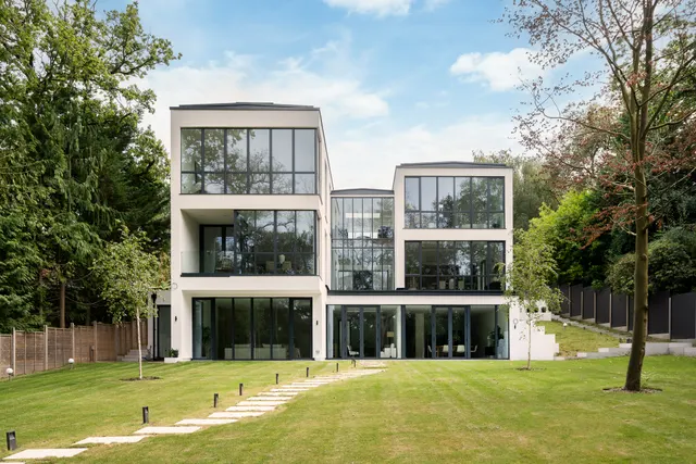 Woodlands, Coombe Hill Road, Kingston upon Thames, South West London, photo 1