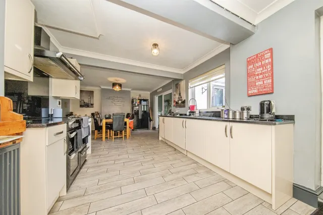 Douglas Road, Clacton-On-Sea, CO15, photo 3
