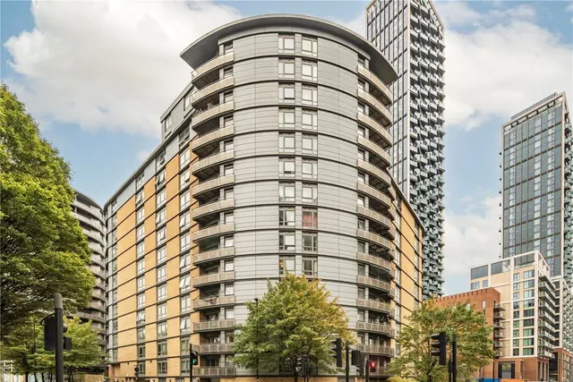 Victoria Road, London, photo 1
