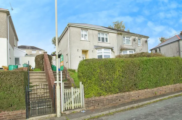 Rathbone Terrace, Maesteg, CF34, photo 1