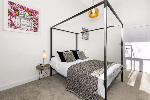 Photo 3 — Breton House,Old Bedford Road, Luton LU2 7PD