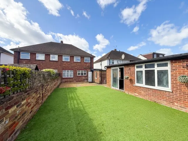 Regent Avenue, Uxbridge, UB10, photo 3