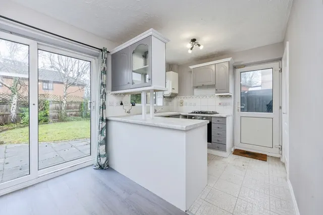 Photo 3 — Wood Close, Biddenham, Bedford, Bedfordshire, MK40
