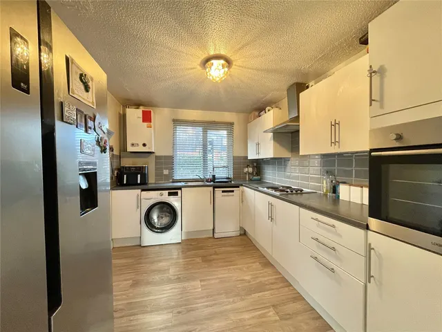 Fleetwood Walk, Murdishaw, WA7, photo 2