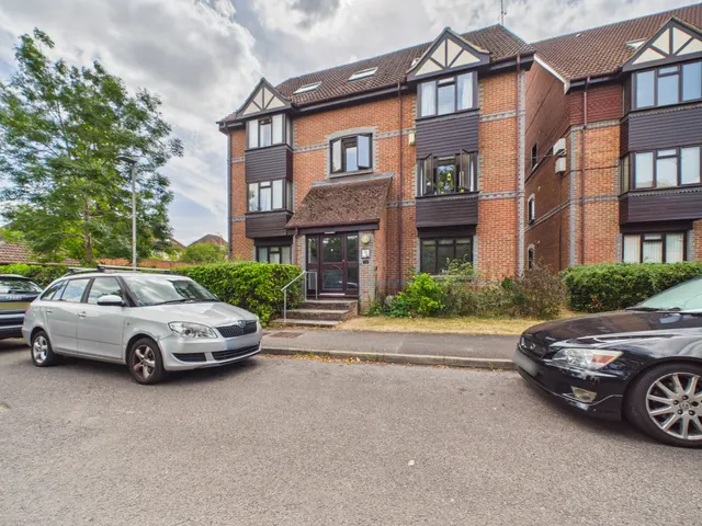 Rowe Court, Reading, RG30, photo 1