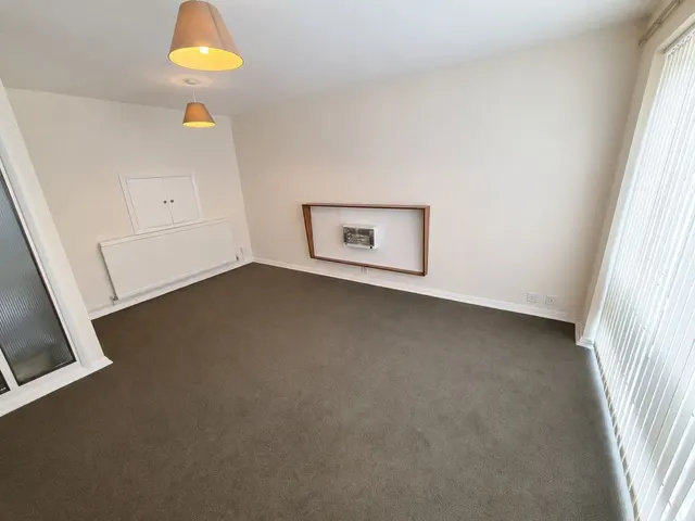 Photo 3 — Hardwick Close, Stanmore HA7 4HJ
