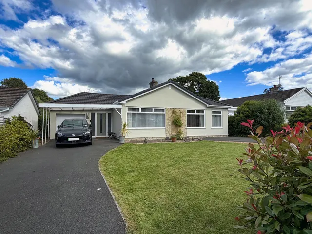 Beaufort Avenue, Llangattock, NP8, photo 1