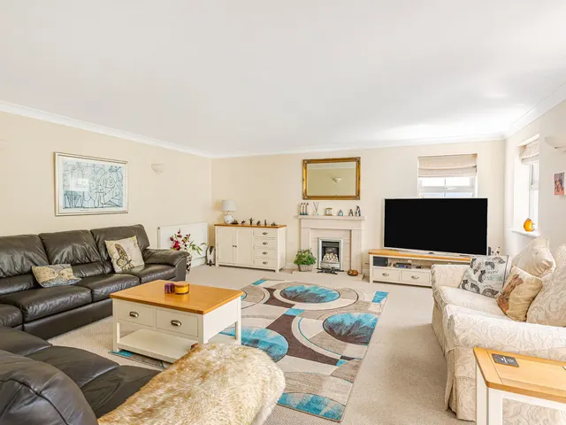 Photo 2 — Speedwell Close, Bideford