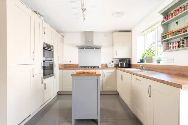 Whitecastle Way, Kingsmead, MK4, photo 3