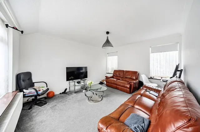 Westminster Gardens, Houghton Regis, LU5, photo 2