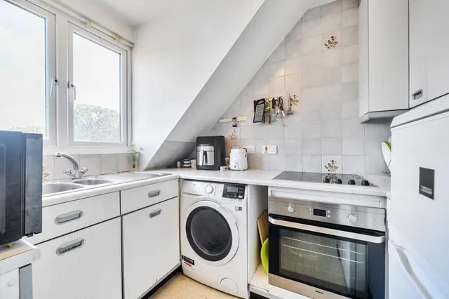 Avenue Road, London, N12, photo 3