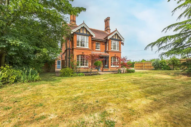 Detached Edwardian Home in Suton, photo 1