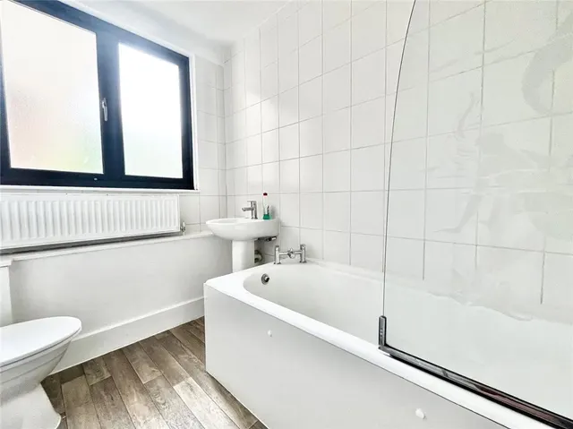 Summerwood Road, Isleworth, TW7, photo 3