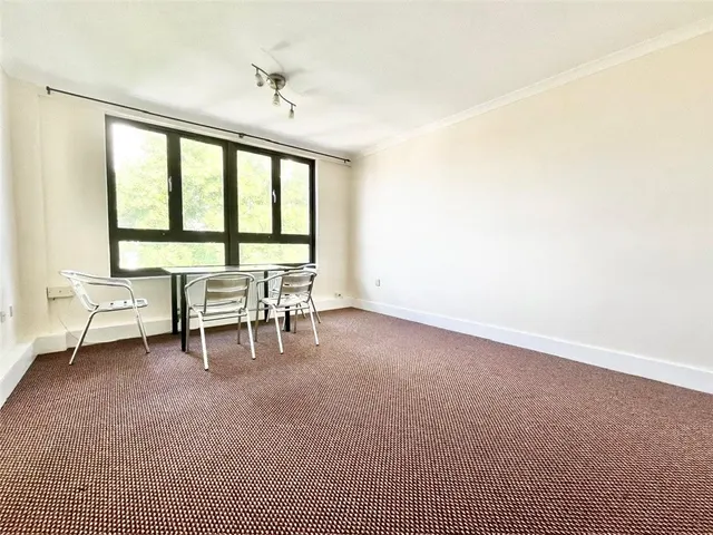 Summerwood Road, Isleworth, TW7, photo 2