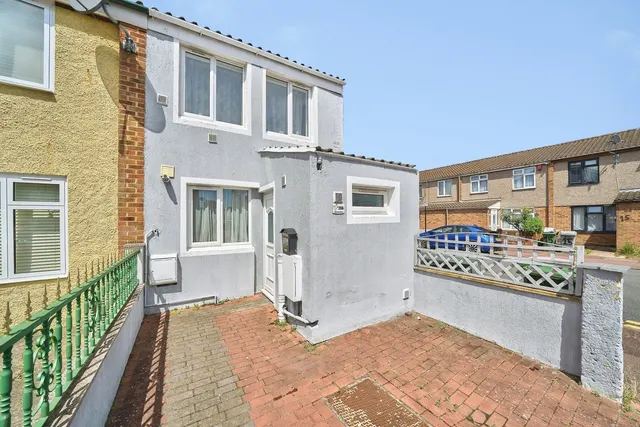 Florence Street, London, E16, photo 1