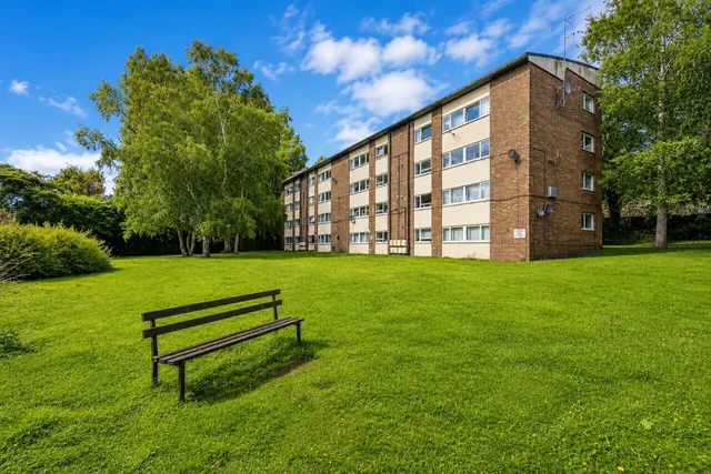 Riverside Road, St. Albans, photo 1