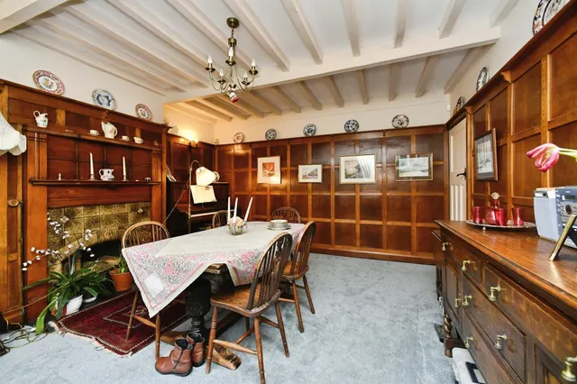 Photo 3 — Knoyle Road, Brighton
