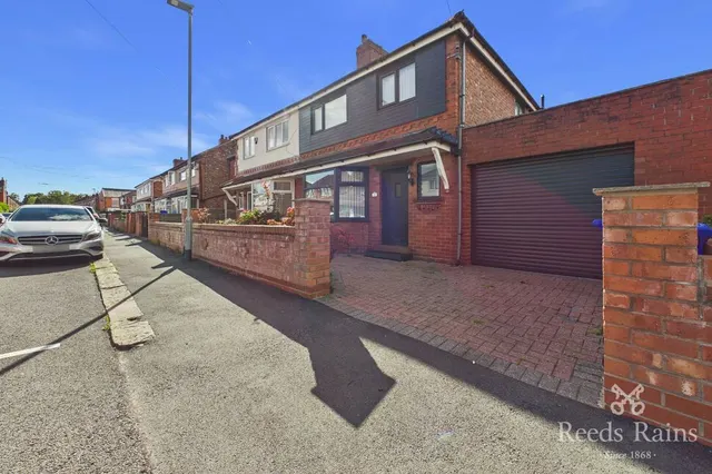 Glendale Avenue, Burnage, Manchester, M19, photo 1