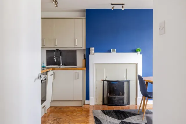 Photo 2 — Spencer Road, London, SW20
