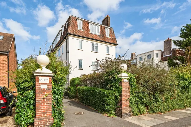 Spencer Road, London, SW20, photo 1