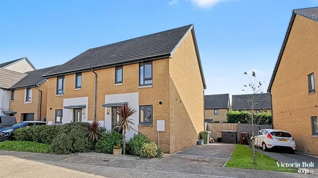 Pear Lane, Plympton, photo 1