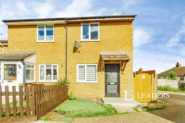 2 bedroom house, Westbrooke Close, Chatham, ME4